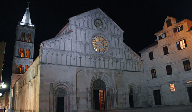 Image 1038695 (auto)