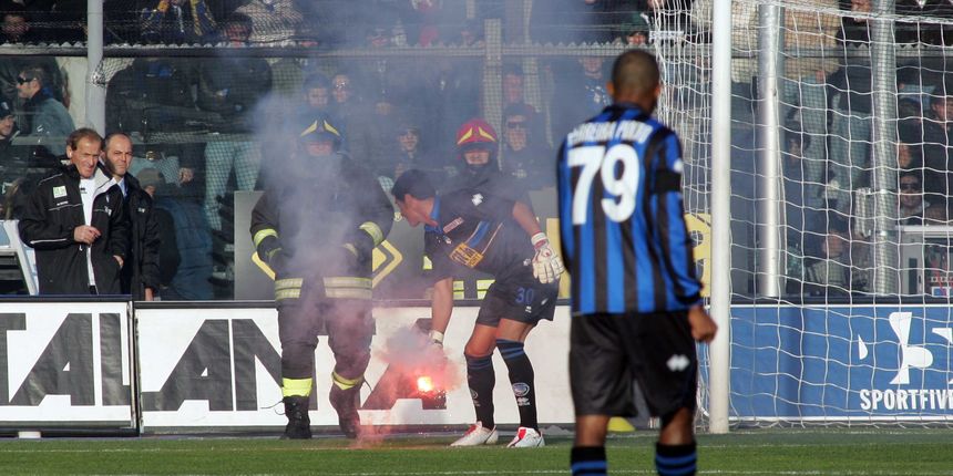 11 nov 2007: Partita sospesa during the italian Serie A 12th round match played between Atalanta and Milan at Rigamonti stadium in Bergamo. © ALESSANDRO IOTTI/GraziaNeri