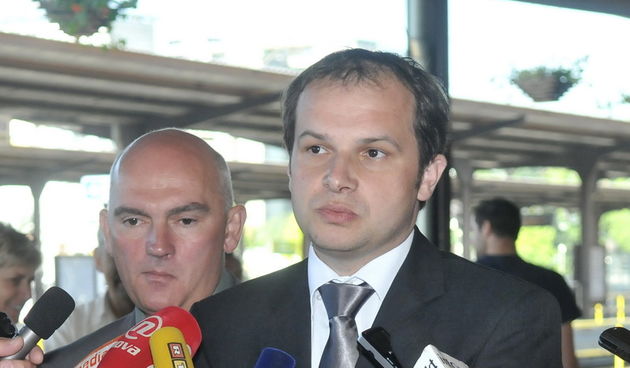 Zagreb, 110512. 
Novi ministar prometa Sinisa Hajdas Doncic obisao je Glavni kolodvor, a nakon toga dao izvavu za medije
Foto: Bruno Konjevic / CROPIX