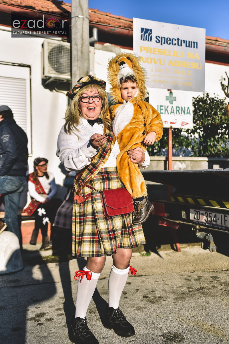 Škotski kiltovi preplavili zadarske Stanove Škotski kiltovi preplavili zadarske Stanove