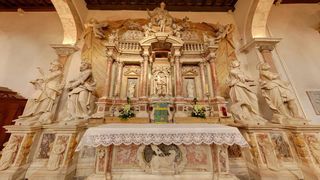 Katedrala sv. Stosije. Danasnja katedrala je trobrodna romanicka gradjevina, ujedno i najveca crkva u Dalmaciji. Unutrasnjost katedrale je monumentalna. Photo: Dino Stanin/PIXSELL