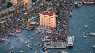 Splićani ispratili Olivera na posljednju plovidbu – fotografije iz zraka