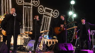 Advent u Zadru: Pavel raspjevao i rasplesao Zadrane na Trgu Petra Zoranića. Foto: Iva Perinčić Advent u Zadru: Pavel raspjevao i rasplesao Zadrane na Trgu Petra Zoranića. Foto: Iva Perinčić