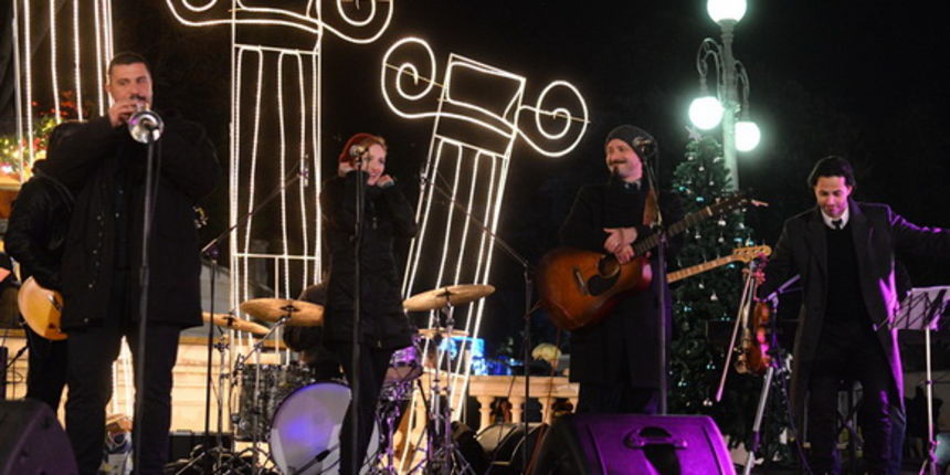 Advent u Zadru: Pavel raspjevao i rasplesao Zadrane na Trgu Petra Zoranića. Foto: Iva Perinčić Advent u Zadru: Pavel raspjevao i rasplesao Zadrane na Trgu Petra Zoranića. Foto: Iva Perinčić