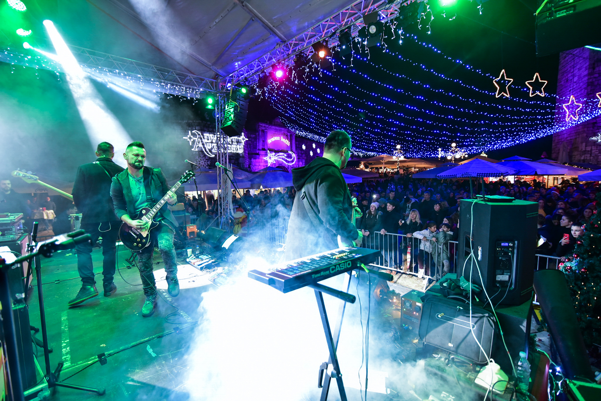 Vatra @ Advent u Zadru Vatra @ Advent u Zadru