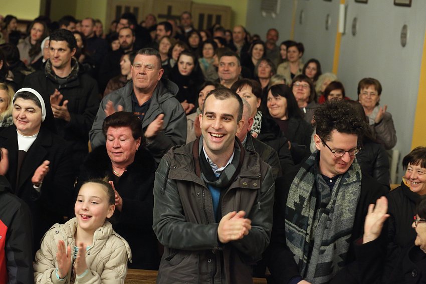 (V)Ladari i (V)Ladarice folklorne scene u Hrvatskoj još jednom oduševili Bibinjce. Foto: Leo Banić