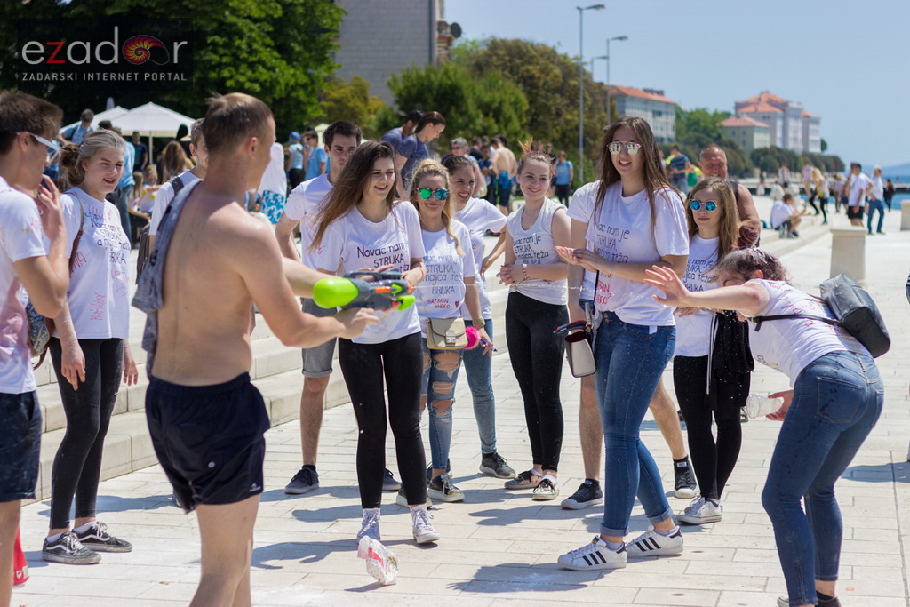 Ludijada zadarskih maturanata na Pozdravu suncu i Morskim orguljama