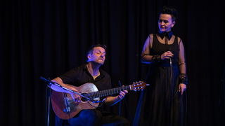 Veličanstvena Amira Medunjanin oduševila Zadrane u klubu Arsenal. Foto: Vinko Pešić Veličanstvena Amira Medunjanin oduševila Zadrane u klubu Arsenal. Foto: Vinko Pešić