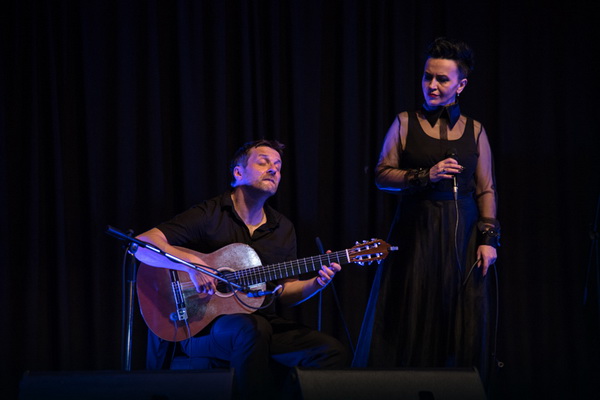 Veličanstvena Amira Medunjanin oduševila Zadrane u klubu Arsenal. Foto: Vinko Pešić Veličanstvena Amira Medunjanin oduševila Zadrane u klubu Arsenal. Foto: Vinko Pešić