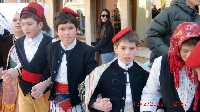Zadarski karneval 2010: KUD “Druzina” Pag na Narodnom trgu