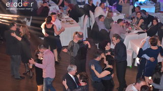 Tisuće Zadrana uživalo na krcatom Narodnom trgu i Tgu Petra Zoranića uz Tomislava Bralića i klapu Intrade Tisuće Zadrana uživalo na krcatom Narodnom trgu i Tgu Petra Zoranića uz Tomislava Bralića i klapu Intrade