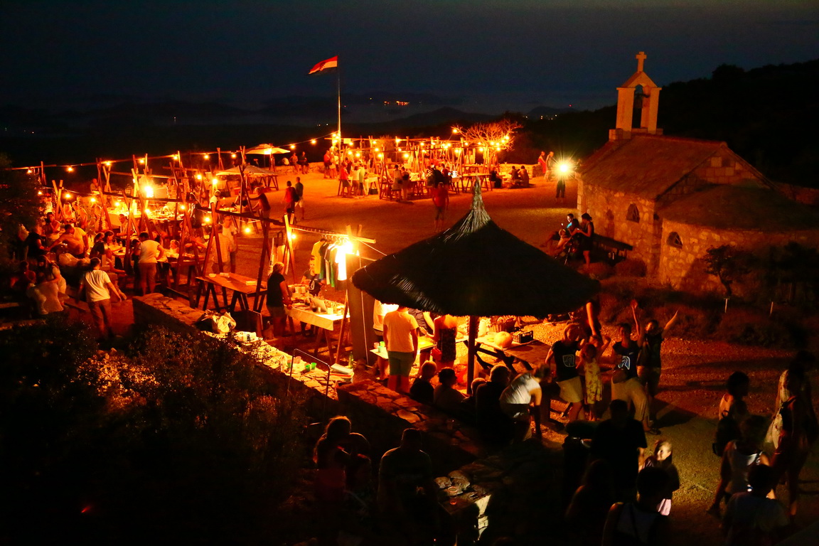 Sajam “Luka i igara” na vidikovcu Kamenjak Sajam “Luka i igara” na vidikovcu Kamenjak