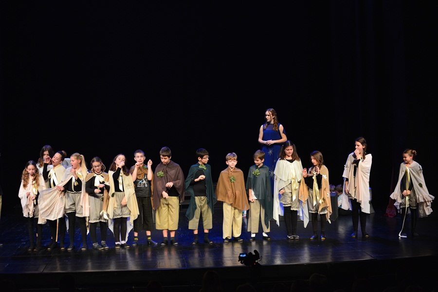 Premijera predstave “U sjeni” udruge “Igrajmo se” Premijera predstave “U sjeni” udruge “Igrajmo se”