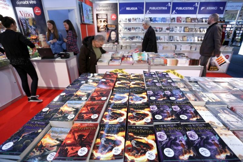 Gradonacelnik Milan Bandic na Zagrebackom velesajmu otvorio je 39. medjunarodni sajam knjiga Interliber i Reboot InfoGamer 2016. Photo: Anto Magzan/PIXSELL