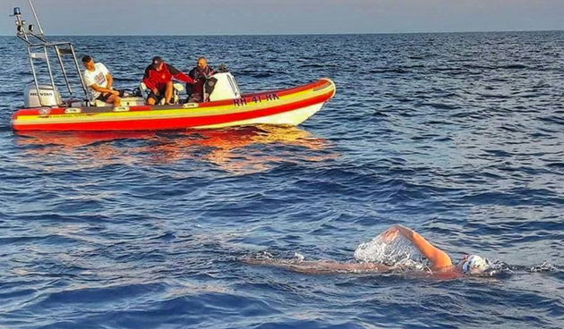 Dina Levačić- plivački maraton Vis – Split