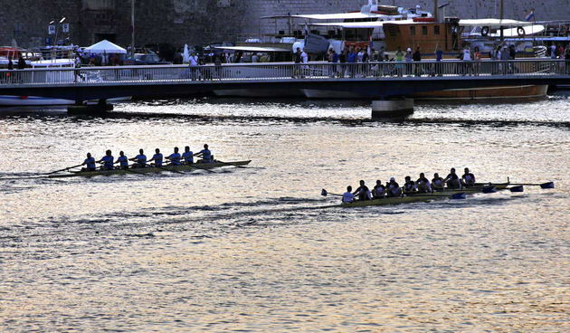 Jazine: Veslački dvoboj osmeraca i 40 godina generacije 1975, Foto: Leo Kvarantan