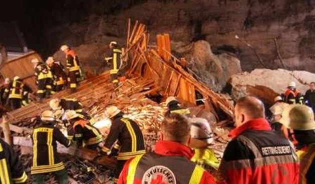 Bavarska – ogromna stijena urušila se na kuću i ubila oca i kćer (Foto: Bild)