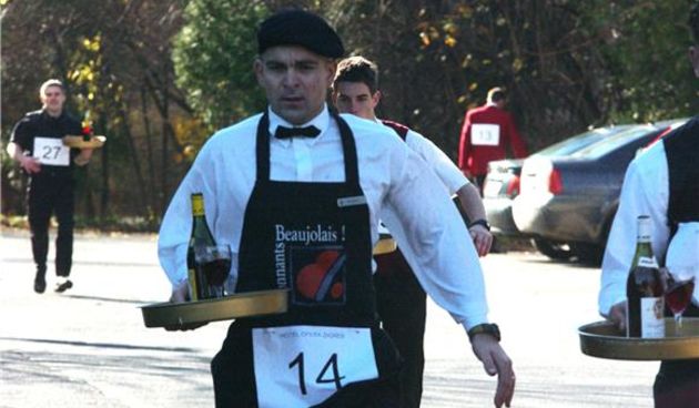 Konobari, Foto: Hina