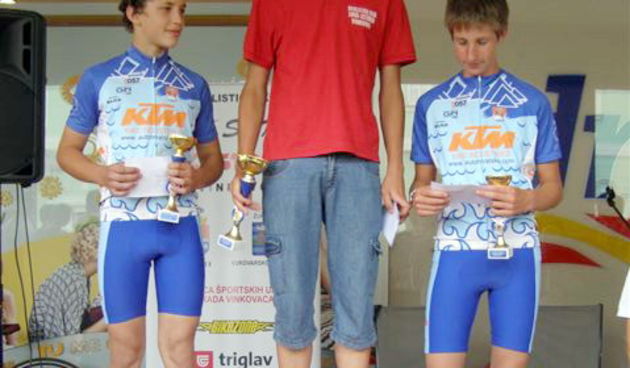 Celent i Petani na postolju