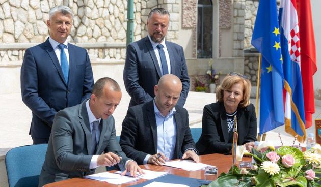U Kolanu potpisan Ugovor o sufinanciranju projektne dokumentacije na području vodoopskrbnog sustava Pag
