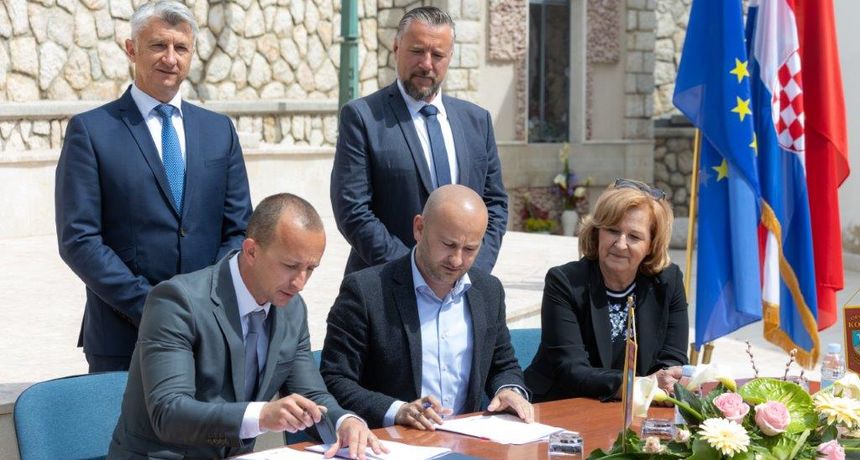 U Kolanu potpisan Ugovor o sufinanciranju projektne dokumentacije na području vodoopskrbnog sustava Pag