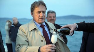 04.04.2014., Zadar – Australac Jason Grdovich zaprosio je svoju djevojku na Morskim Orguljama nakon devet godina veze, a cinu su svjedocili popularni pjevac Mladen Grdovic, gradonacelnik Bozidar Kalmeta, predsjednik zadarske TZ Zvonko Supe te mnogi medi