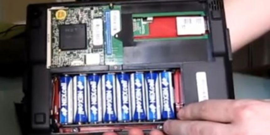 Netbook koji radi na AA baterije Netbook koji radi na AA baterije
