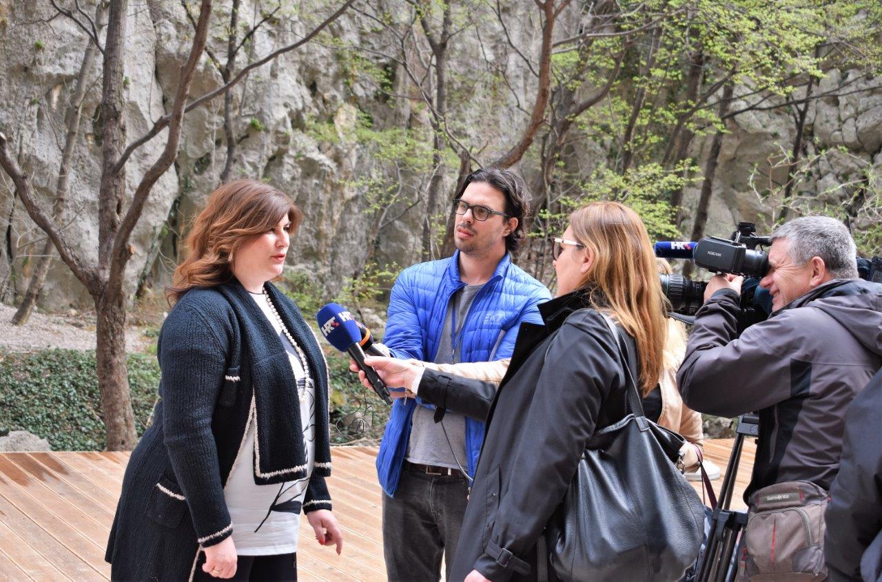 Potpisivanje ugovora u prezentacijskom centru “Podzemni grad Paklenice” NP Paklenica Potpisivanje ugovora u prezentacijskom centru “Podzemni grad Paklenice” NP Paklenica