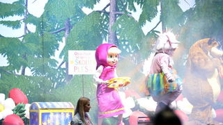 Predstava “Maša i Medvjed” moskovskog Dječjeg kazališta oduševila zadarske mališane Predstava “Maša i Medvjed” moskovskog Dječjeg kazališta oduševila zadarske mališane