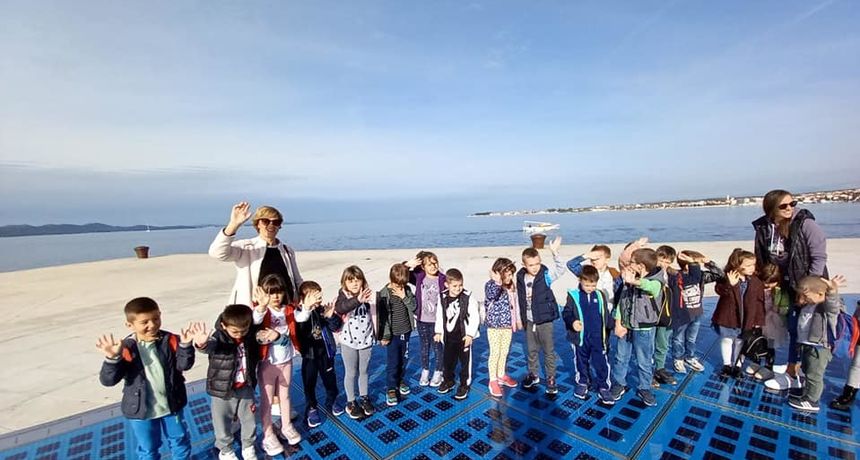 Biogradske “Ribice” i “Mudre sove” posjetile zadarsko kazalište