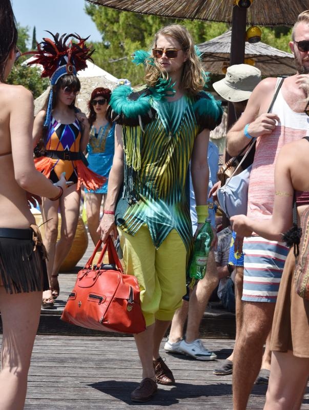 Posljednji dan Love International Festivala u Tisnom privukao je veliki broj mladih iz cijele Europe, a najviče iz Velike Britanije. Photo: Hrvoje Jelavić/PIXSELL Posljednji dan Love International Festivala u Tisnom privukao je veliki broj mladih iz cijele Europe, a najviče iz Velike Britanije. Photo: Hrvoje Jelavić/PIXSELL