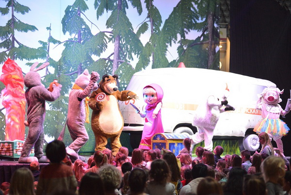 Predstava “Maša i Medvjed” moskovskog Dječjeg kazališta oduševila zadarske mališane Predstava “Maša i Medvjed” moskovskog Dječjeg kazališta oduševila zadarske mališane