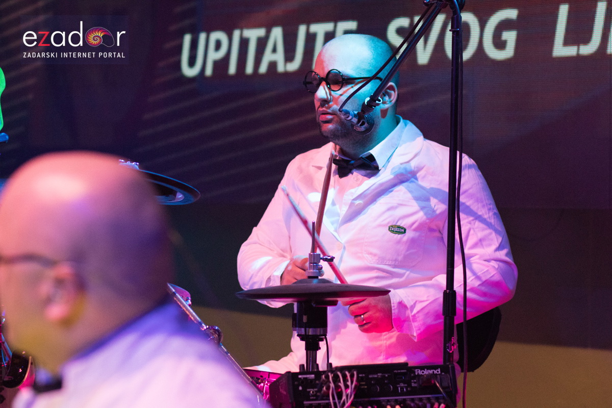 Ludnica u Saturnusu: Najbolji doček u svemiru i šire Ludnica u Saturnusu: Najbolji doček u svemiru i šire