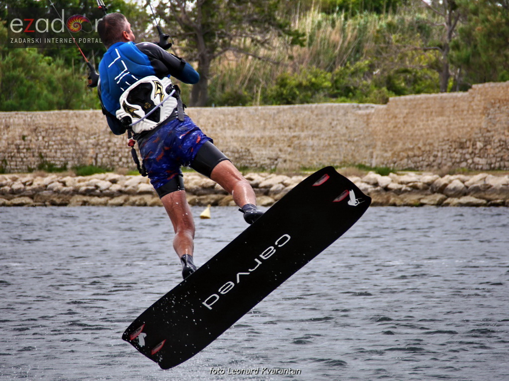 Kiteri guštali u refulima ninske bure Kiteri guštali u refulima ninske bure