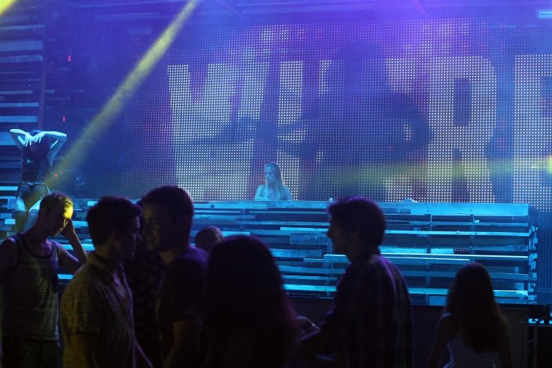 Plaza Zrce, prvi dan Allure Music festivala koji se odrzava u klubu Kalypso. Na Allure Music festivalu sve DJ-ice, plesacice, hostese su iskljucivo zene sto ga cini posebno od svih drugih festivala koji se odrzavaju na Zrcu. Photo: Luka Stanzl/PIXSELL Plaza Zrce, prvi dan Allure Music festivala koji se odrzava u klubu Kalypso. Na Allure Music festivalu sve DJ-ice, plesacice, hostese su iskljucivo zene sto ga cini posebno od svih drugih festivala koji se odrzavaju na Zrcu. Photo: Luka Stanzl/PIXSELL