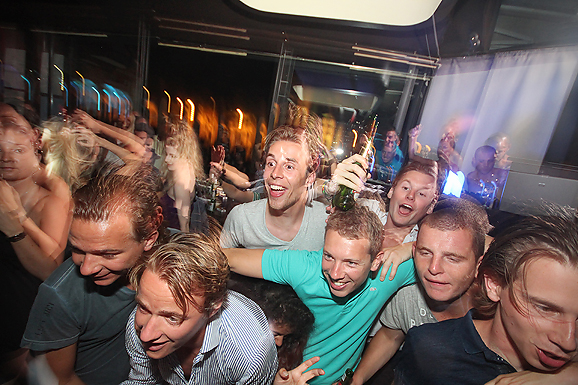 Brandon Morales u Maraschino baru (foto:Saša Čuka) Brandon Morales u Maraschino baru (foto:Saša Čuka)