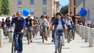 Image 892655 (auto) Image 892655 (auto)