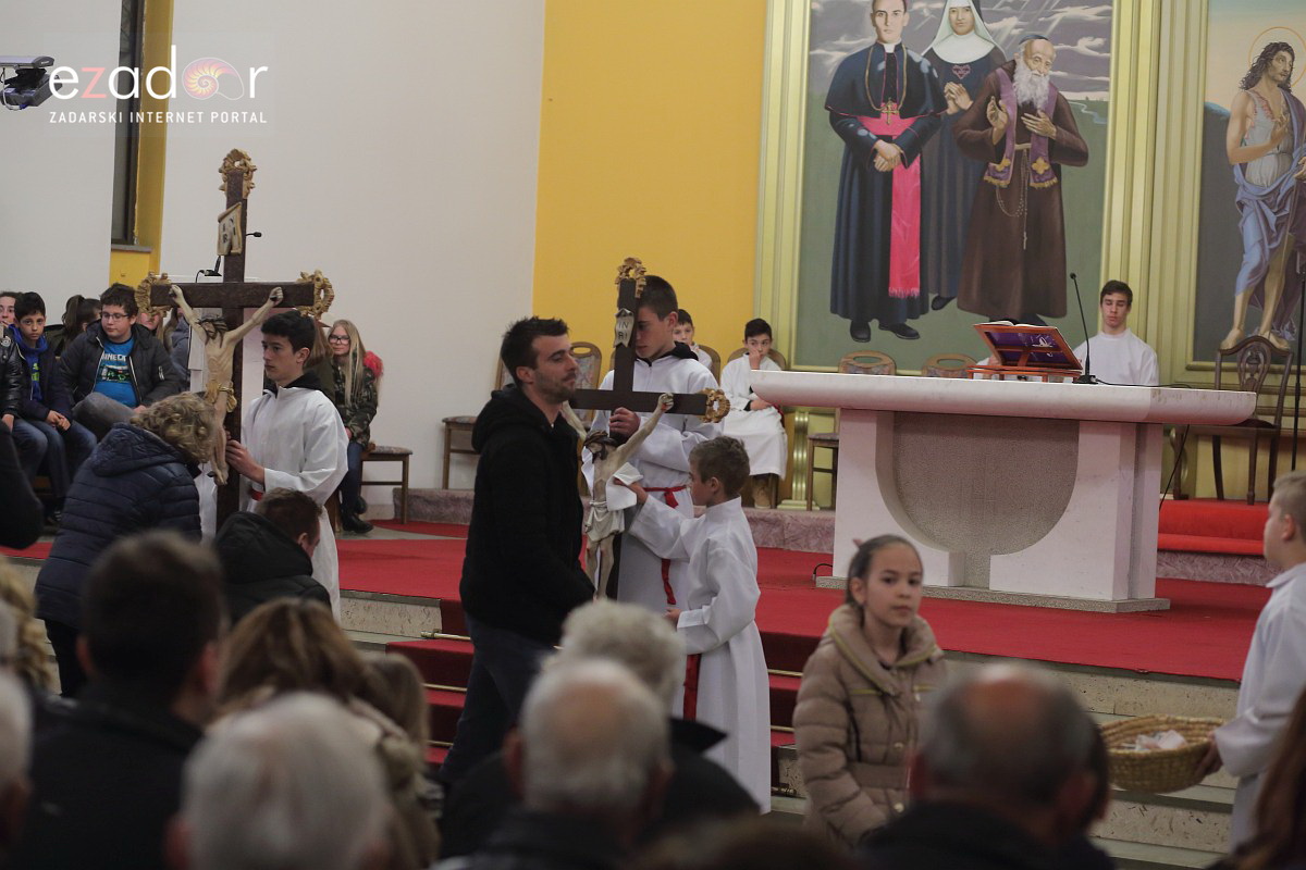 Bibinje: Tradicionalna procesija s Križem na Veliki Petak