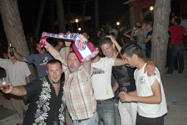 Biograd na Moru 17. srpnja 2009: Nastup Mladena Grdovica u diskoteci Marina Biograd na Moru 17. srpnja 2009: Nastup Mladena Grdovica u diskoteci Marina