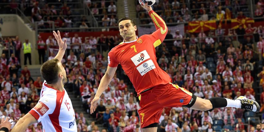 U 1. kolu Makedonci iznenadili su favorizirane Makedonce, zatim upisali rutinsku pobjedu nad Crnom Gorom, a zatim izvukli remi protiv branitelja naslova Njemačke i osvojili zagrebačku skupinu. U drugom kolu ipak više nisu imali aduta U 1. kolu Makedonci iznenadili su favorizirane Makedonce, zatim upisali rutinsku pobjedu nad Crnom Gorom, a zatim izvukli remi protiv branitelja naslova Njemačke i osvojili zagrebačku skupinu. U drugom kolu ipak više nisu imali aduta