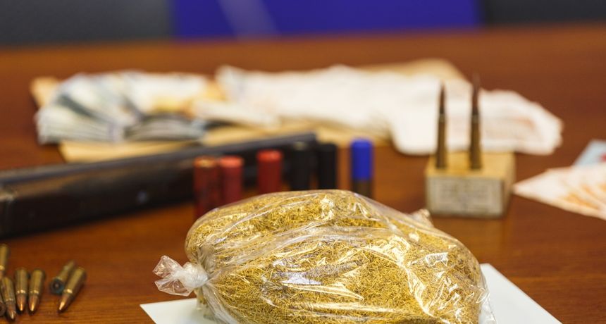PU zadarska zapljenila drogu, oružje, novac i duhan PU zadarska zapljenila drogu, oružje, novac i duhan