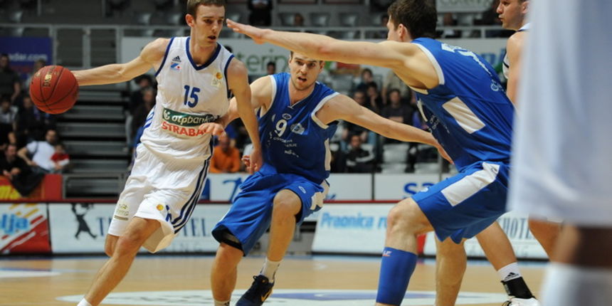 Zadar, 130413.
Dvorana Kresimira Cosica.
5. kolo A1 kosarkaske lige za prvaka izmedju KK Zadar i KK Kvarner.
Na fotografiji: detalj s utakmice; Delas (15), Juricic (9).
Foto: Luka Gerlanc / CROPIX Zadar, 130413.
Dvorana Kresimira Cosica.
5. kolo A1 kosarkaske lige za prvaka izmedju KK Zadar i KK Kvarner.
Na fotografiji: detalj s utakmice; Delas (15), Juricic (9).
Foto: Luka Gerlanc / CROPIX