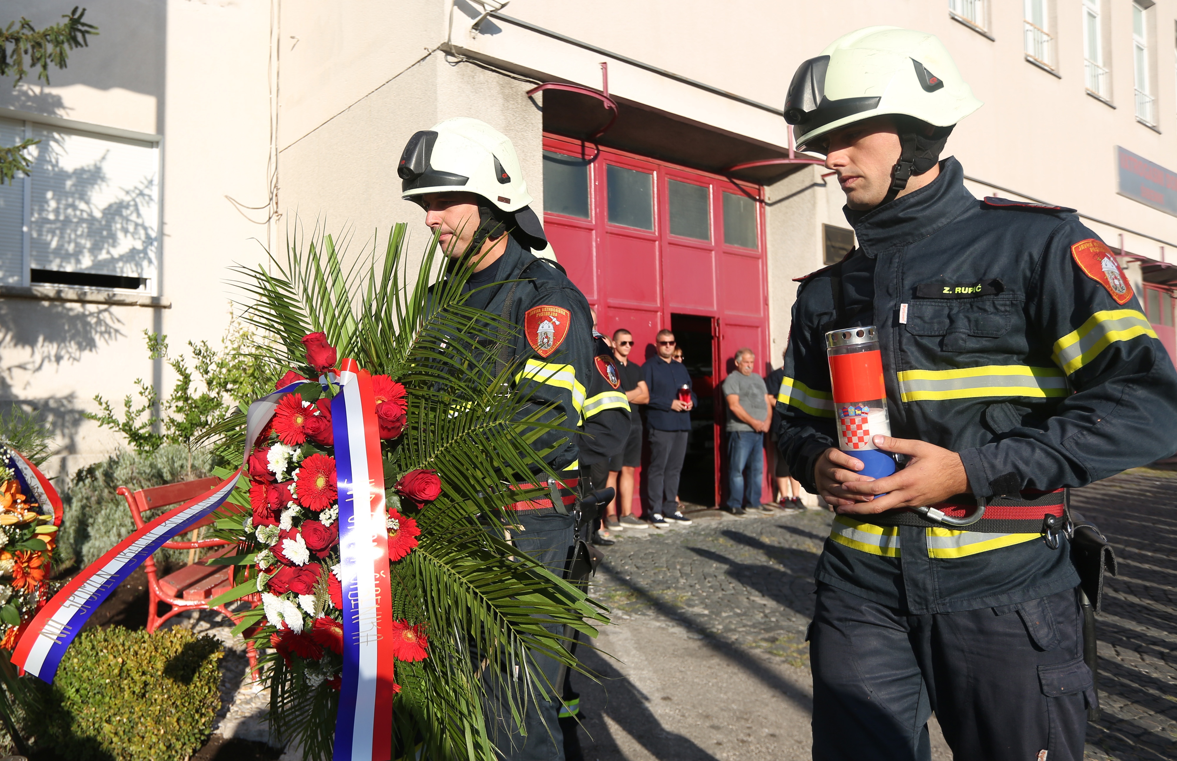 Polaganjem vijenaca obilježena 10. obljetnica kornatske tragedije Polaganjem vijenaca obilježena 10. obljetnica kornatske tragedije