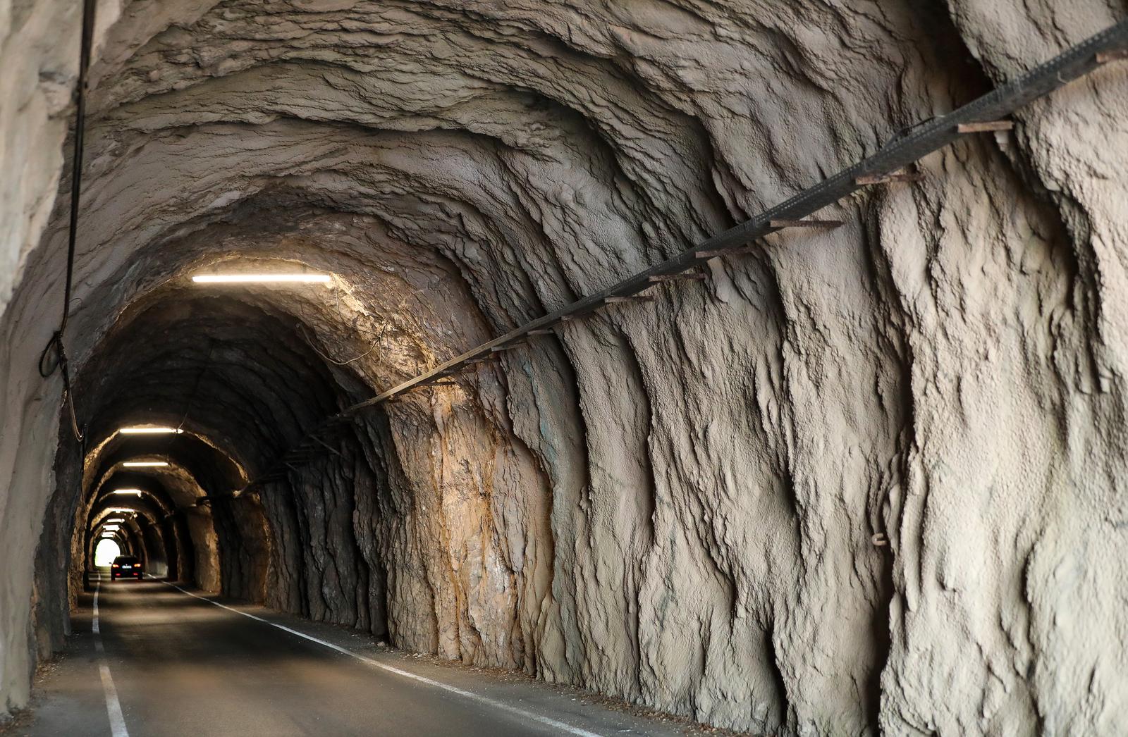 Tunel Dingač u pelješkom kraju