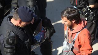 Radnicima škvera Nauta Lamjana interventna policija PU Zadarske onemogućila je pokušaj ulaska u škver u kojem se odvija stečajni postupak. Photo: Filip Brala/PIXSELL Radnicima škvera Nauta Lamjana interventna policija PU Zadarske onemogućila je pokušaj ulaska u škver u kojem se odvija stečajni postupak. Photo: Filip Brala/PIXSELL