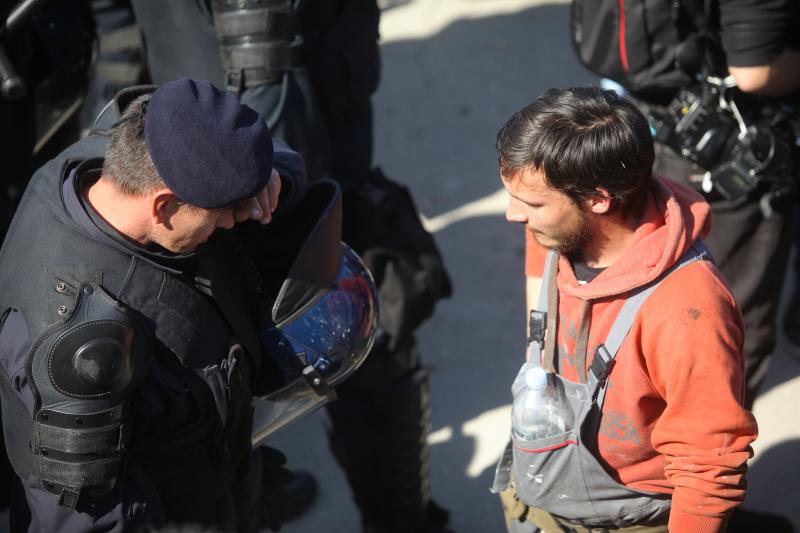Radnicima škvera Nauta Lamjana interventna policija PU Zadarske onemogućila je pokušaj ulaska u škver u kojem se odvija stečajni postupak. Photo: Filip Brala/PIXSELL Radnicima škvera Nauta Lamjana interventna policija PU Zadarske onemogućila je pokušaj ulaska u škver u kojem se odvija stečajni postupak. Photo: Filip Brala/PIXSELL