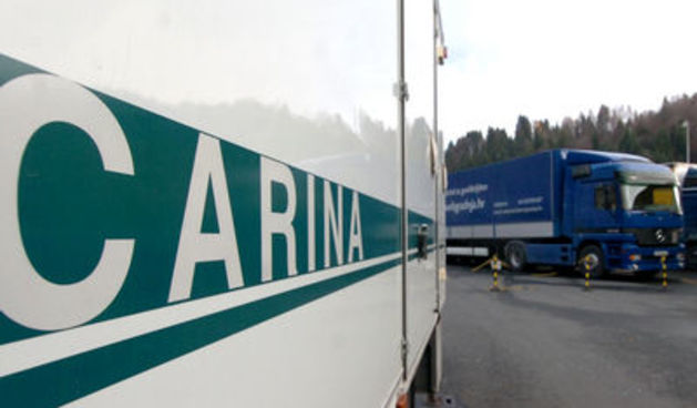 Slovenija, Gruškovje, 26.11.2007 – zaradi stavke carinikov so nastale dolge kolone tovornjakov  foto:Tadej Regent/Delo