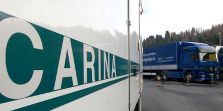 Slovenija, Gruškovje, 26.11.2007 – zaradi stavke carinikov so nastale dolge kolone tovornjakov foto:Tadej Regent/Delo Slovenija, Gruškovje, 26.11.2007 – zaradi stavke carinikov so nastale dolge kolone tovornjakov foto:Tadej Regent/Delo