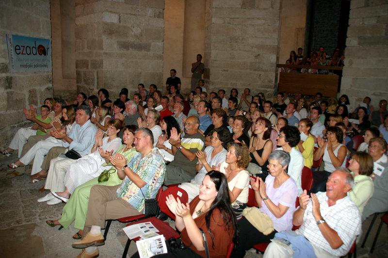 Image 1204769 (auto) Image 1204769 (auto)