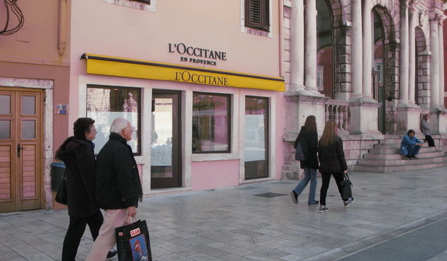 Parfumerija L’Occitane na trgu